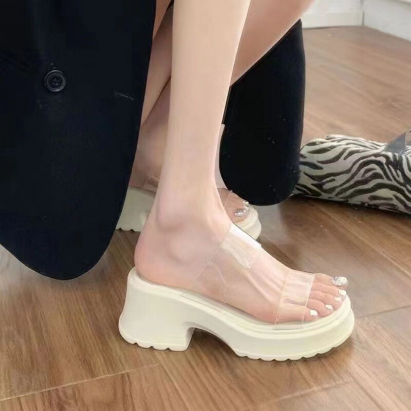 Trendy Women's Sandals for Outdoor Wear 2024 New Fashion Versatile Petite Thick-Soled Chunky Heel Transparent Strap High Heels