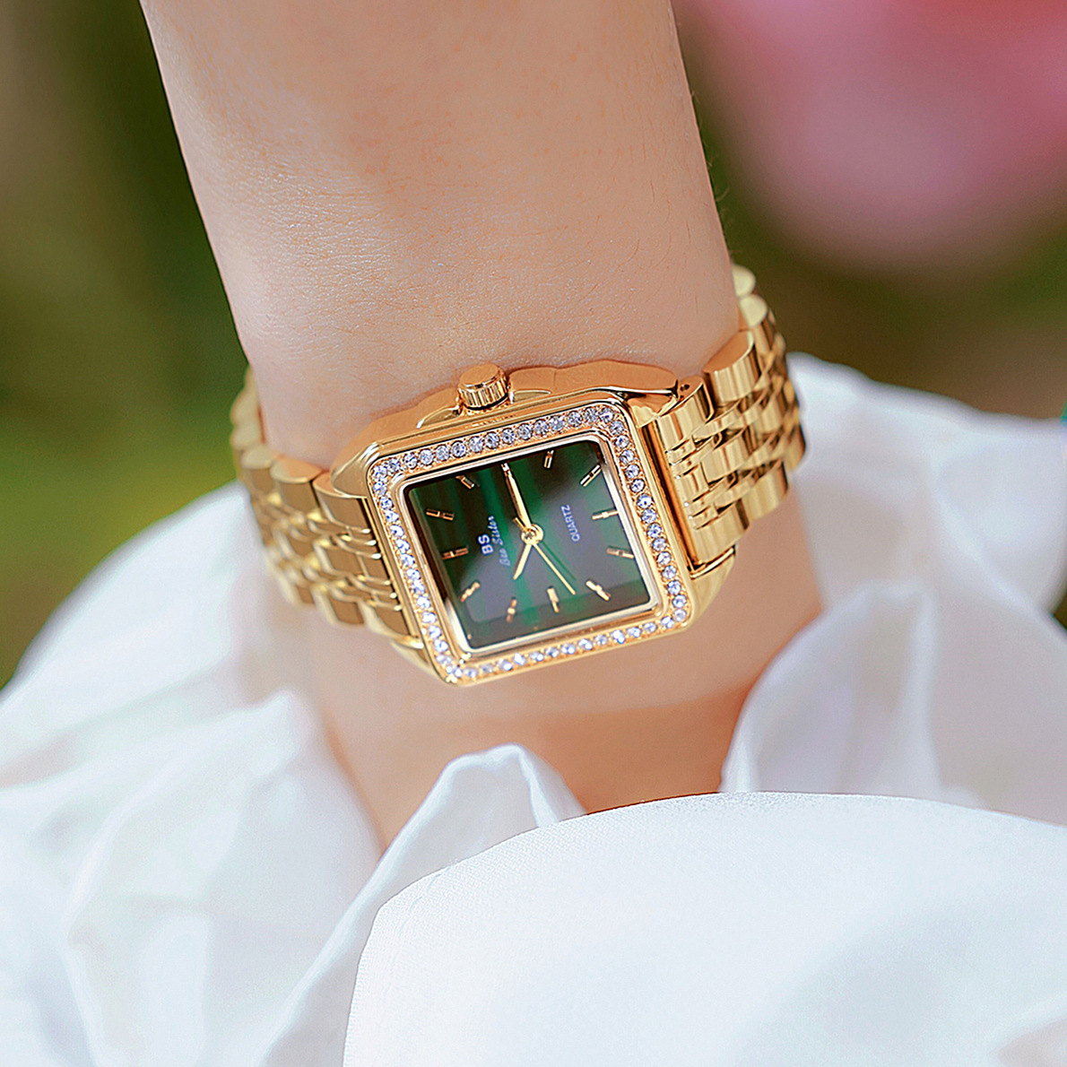 BS is the new hot selling factory direct foreign trade couples table light luxury lucky green temperament gold table FA1754 steel belt