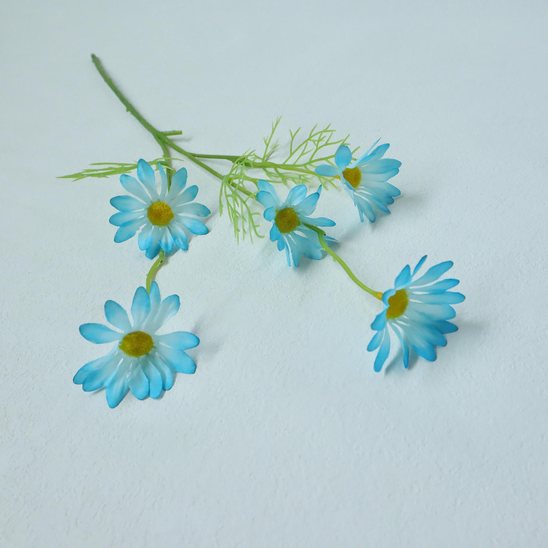 Crisantemo holandés artificial de 5 cabezas para decoración de bodas y hogar, accesorios para fotografía, flores artificiales pequeñas de margarita hechas a mano al por mayor.