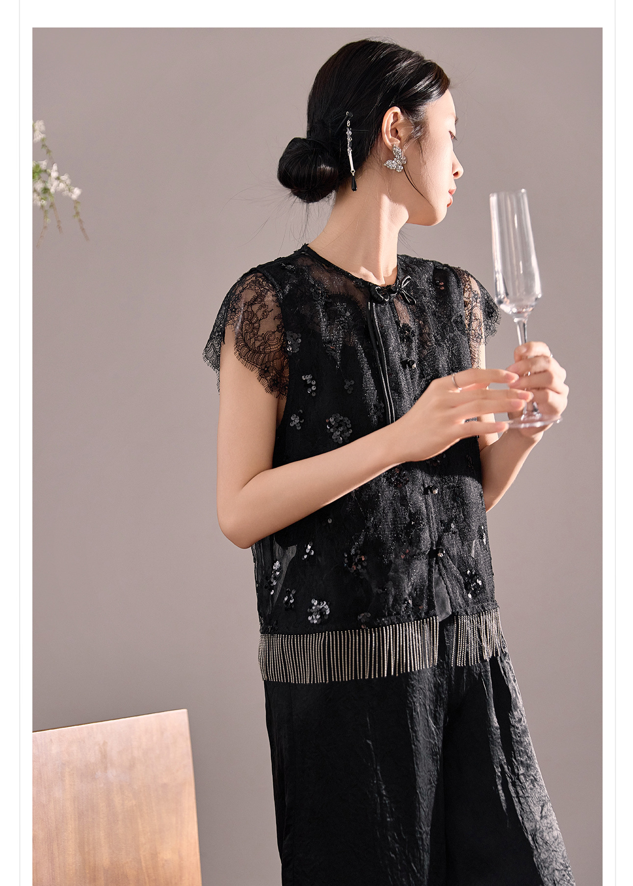 Áo vest không tay phong cách Trung Hoa thêu hoa văn tua rua cao cấp ZX N4027 — Màu đen cao cấp chi tiết 12