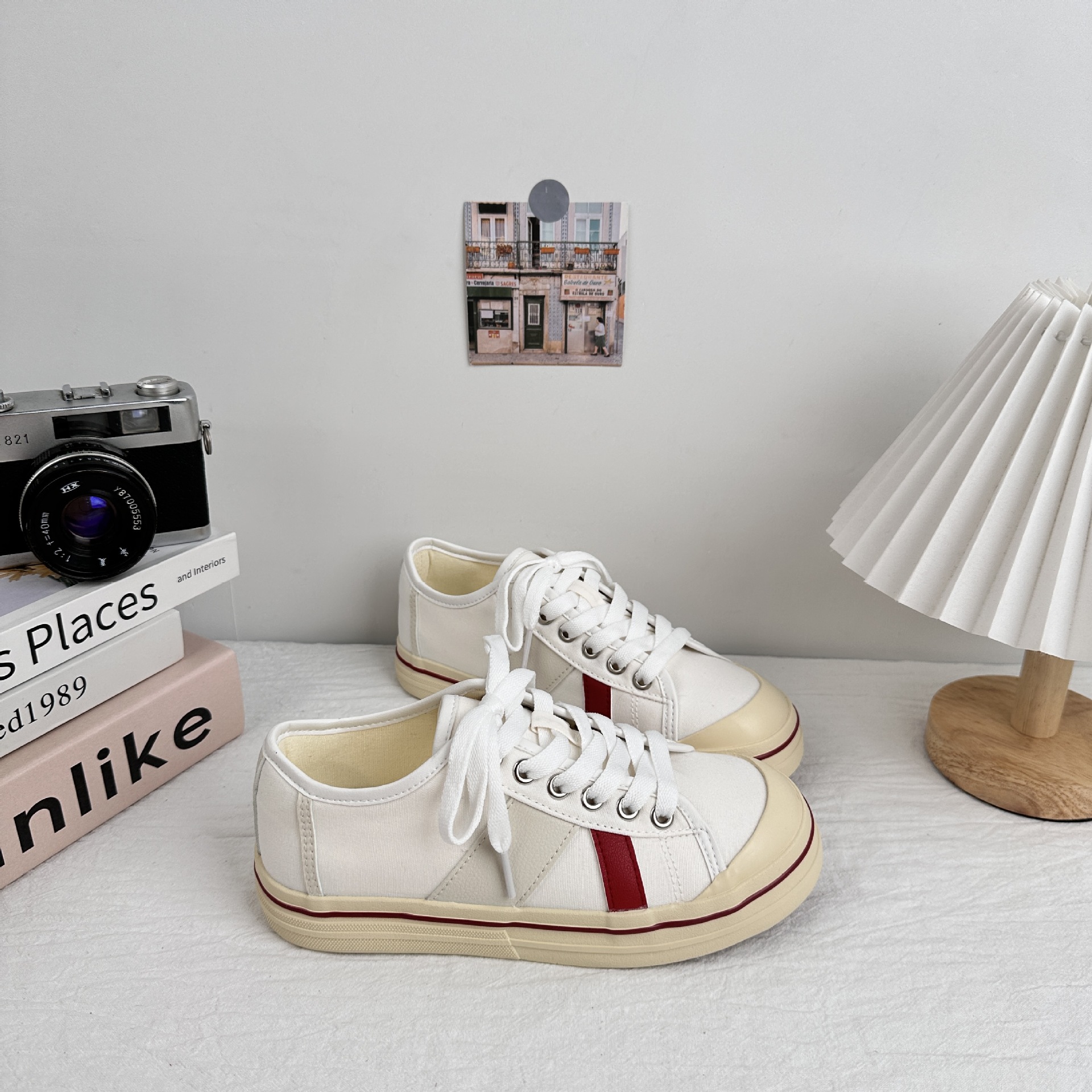 Zapatos casuales de onda lejana para mujer 2025 nuevos zapatos blancos zapatos de mujer de verano zapatos de lona zapatos de plataforma de color de contraste de todo fósforo