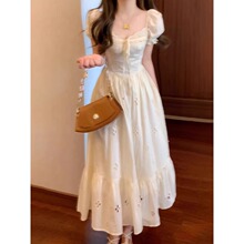 茶歇法式镂空杏色连衣裙子女夏季2025新款小个子收腰a字气质长裙