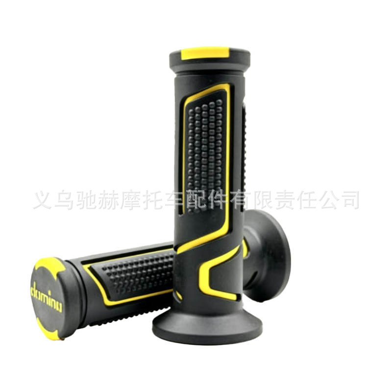 Directly supplied by the manufacturer, these motorcycle handlebar grips are suitable for 22/24mm handlebars and are a universal modification accessory for motorcycles