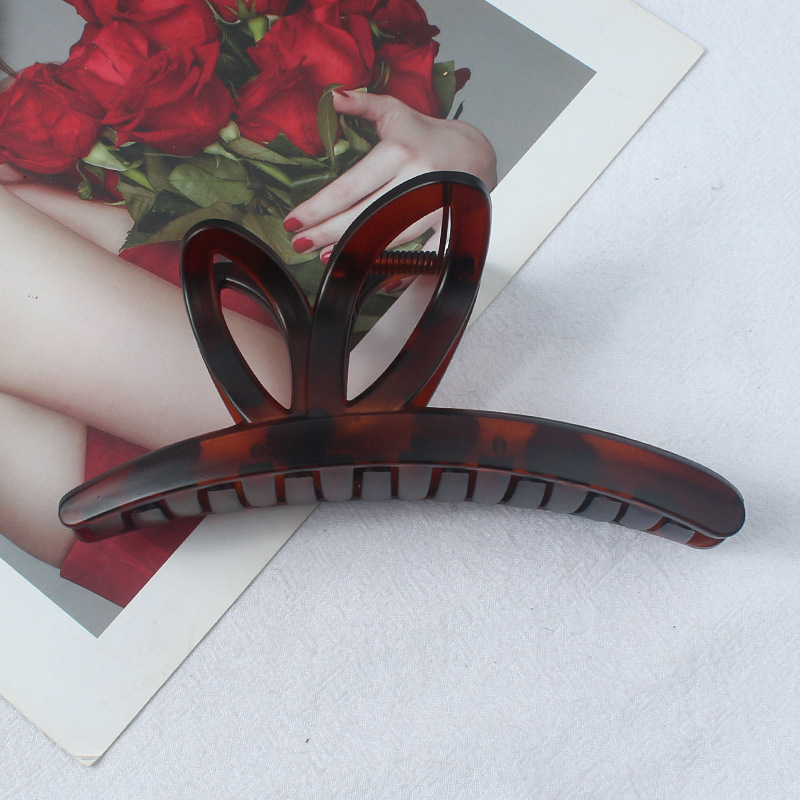 Nueva pinza de pelo hueca con forma de mariposa para mujer, tamaño grande, color sólido, tacto de alta gama, elegante pinza de tiburón para cabello grueso.