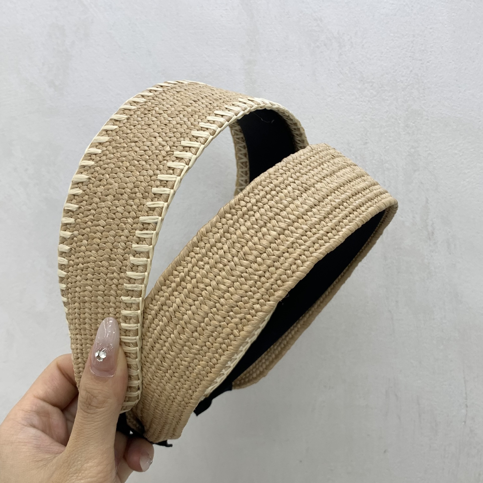 Estilo de vacaciones de verano coreano, patrón geométrico de paja a juego, tablero de luz de contraste de color, diadema de ratán