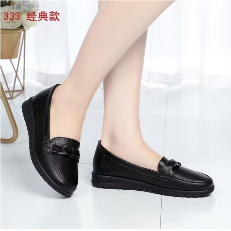 Zapatos de mamá, zapatos de cuero rojos, zapatos de cuero suaves de mujeres, 2026 nuevo estilo inglés de primavera y otoño, zapatos retro de Lefour.