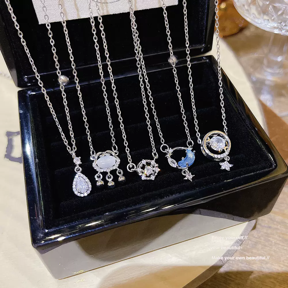 高奢钛钢项链配饰女简约新潮吊坠轻奢小众设计颈链气质百搭锁骨链