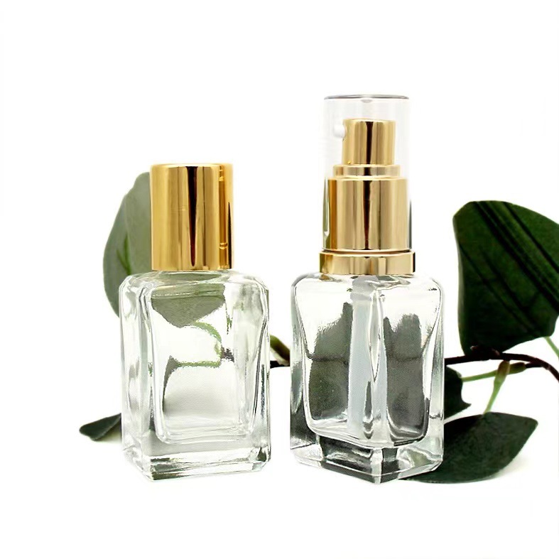 新款扁方30ml粉底乳液瓶化妆品包装精华油分装玻璃瓶子金色泵头盖