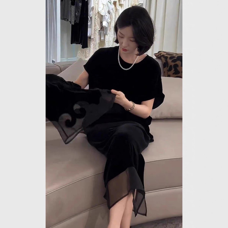 巨好看夏装一整套法式赫本风气质独特绝美漂亮黑色丝绒上衣套装裙|undefined