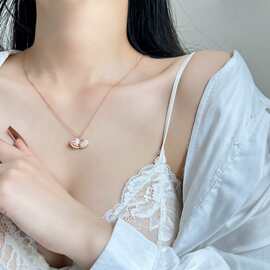 气质轻奢风镶钻贝壳珍珠项链女时尚仙气扇形贝壳吊坠一贝子锁骨链