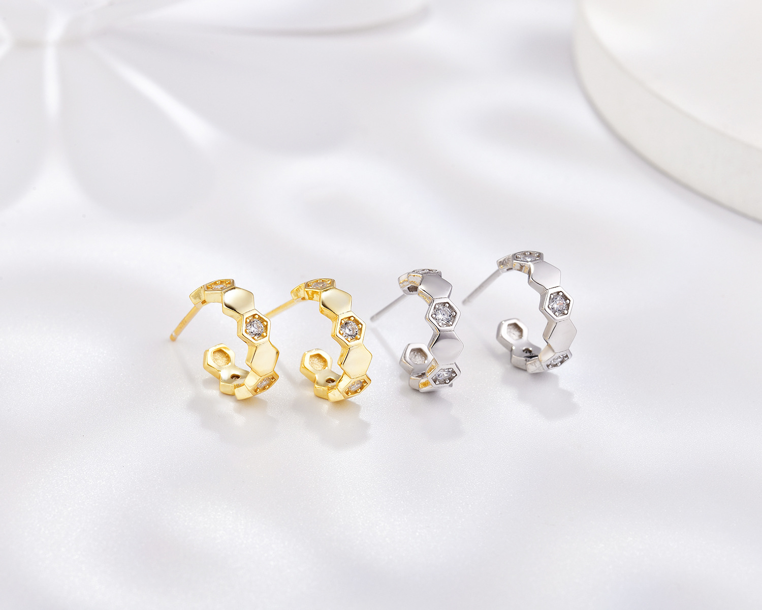 1 Pair Elegant Simple Style Geometric Plating Inlay Sterling Silver Zircon Ear Studs display picture 5