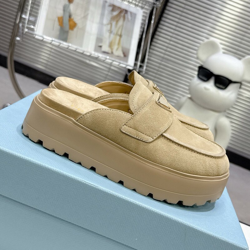 European and American 2025 New Thick-Soled Toe-Cap Slippers for Women, Lazy Shoes, Mule Slippers, Triangle Logo Genuine Leather Birkenstocks European and American 2025 New Thick-Soled Toe-Cap Slippers for Women, Lazy Shoes, Mule Slippers, Triangle Logo Genuine Leather Birkenstocks
