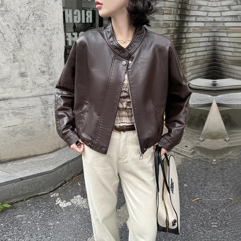 ヨーロッパの高級ブループロテインレザージャケット女性のための 2025 春と秋の新しいバットスリーブ pu ショートジャケット小柄な人向け|undefined