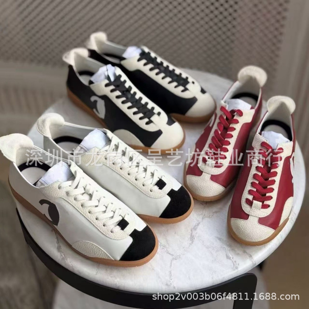 小香风真皮黑白拼色德训鞋女2026新款百搭系带平底休闲运动阿甘鞋