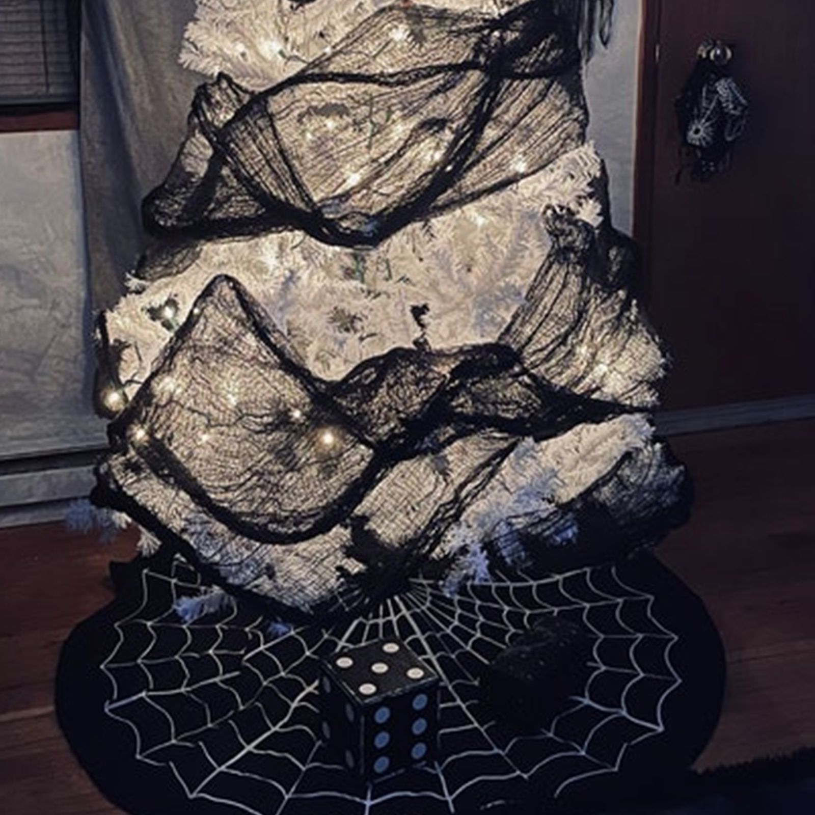 Decoración de árbol de Halloween transfronterizo de tela de araña blanca delantal de árbol de Navidad de vacaciones de árbol de decoración