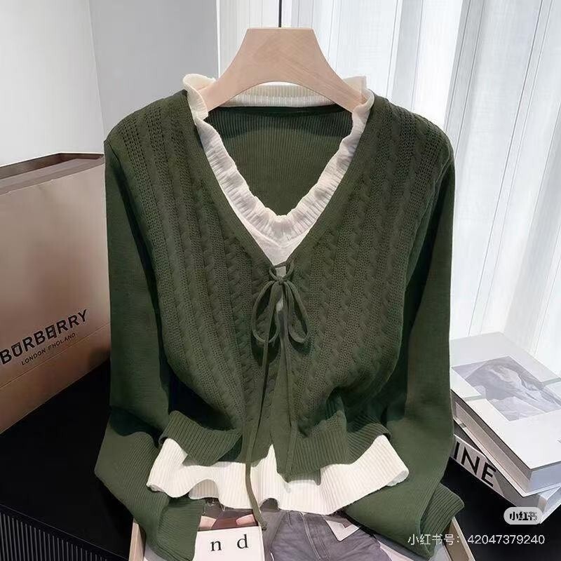 Stylish and elegant design, faux two-piece V-neck knit top for women, 2026 autumn new collection, versatile and slimming sweater Stylish and elegant design, faux two-piece V-neck knit top for women, 2026 autumn new collection, versatile and slimming sweater