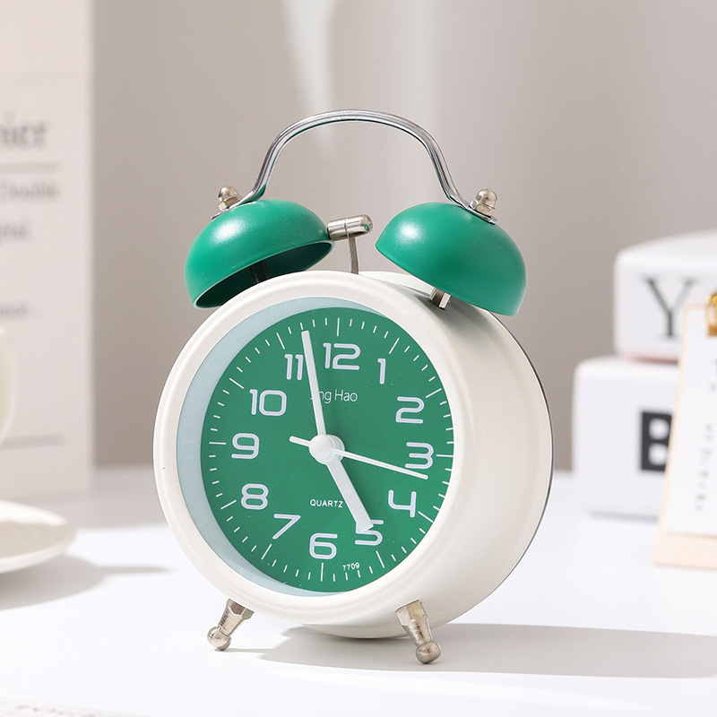 Reloj Despertador Retro – Campana Grande con Luz Nocturna y Diseño Silencioso
