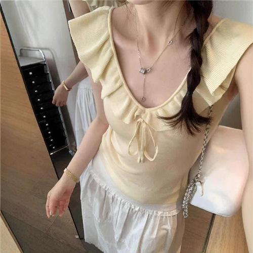 French-inspired soft-look off-shoulder top for women, 2025 summer—unique design with ruffled edges, versatile two-way knit sweater