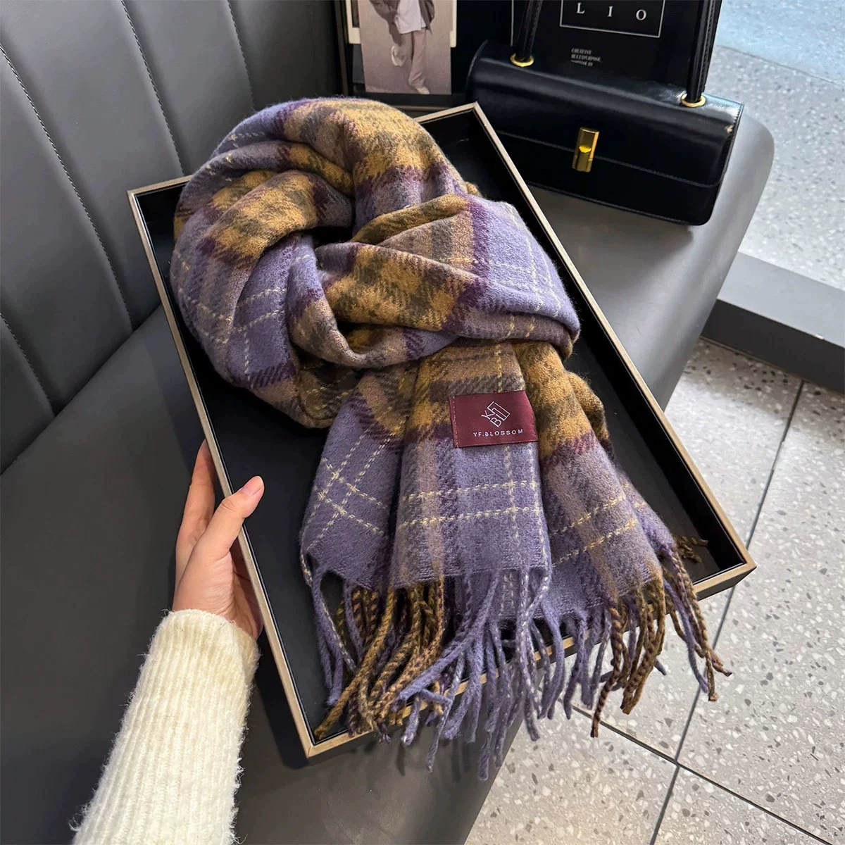 Winter scarf, universal keep warm atmospheric cloak with tassels for elementary school students for beloved, Korean style
