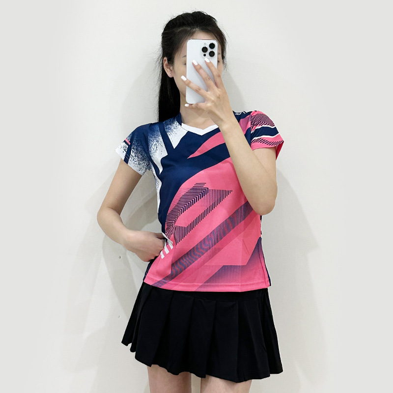 Nuevo conjunto de bádminton hombre y mujer ropa deportiva transpirable manga corta uniforme de entrenamiento de estudiantes impresión número de comercio exterior