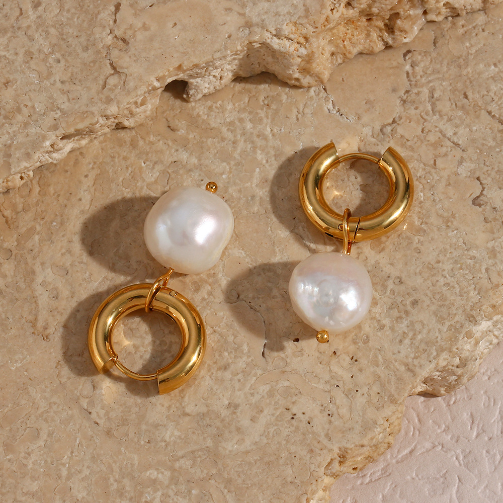 Elegant Geometrisch Patchwork Inlay Rostfreier Stahl Künstliche Perlen Vergoldet Ohrringe display picture 2