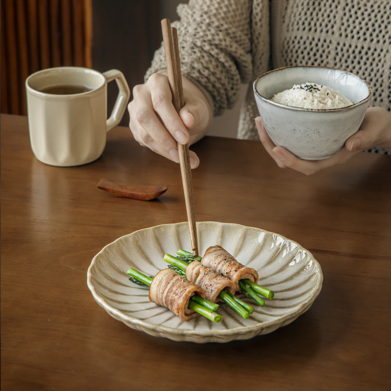 Fangju Yellow Relief 2025 nuevo plato de pasta de cerámica de disco de 8 pulgadas plato de postre retro plato de cena exportación transfronteriza