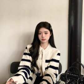 现货温柔风条纹毛衣开衫女秋冬2025新款松弛感慵懒软一件代发包邮