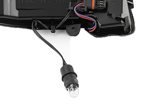 Applicable Mercedes-Benz W211W463 rearview mirror turn light rearview mirror side light 2038201321 2038201421