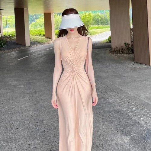 French socialite style pink sleeveless dress, women's summer temperament pleated V-neck waist slim bag, hip long skirt