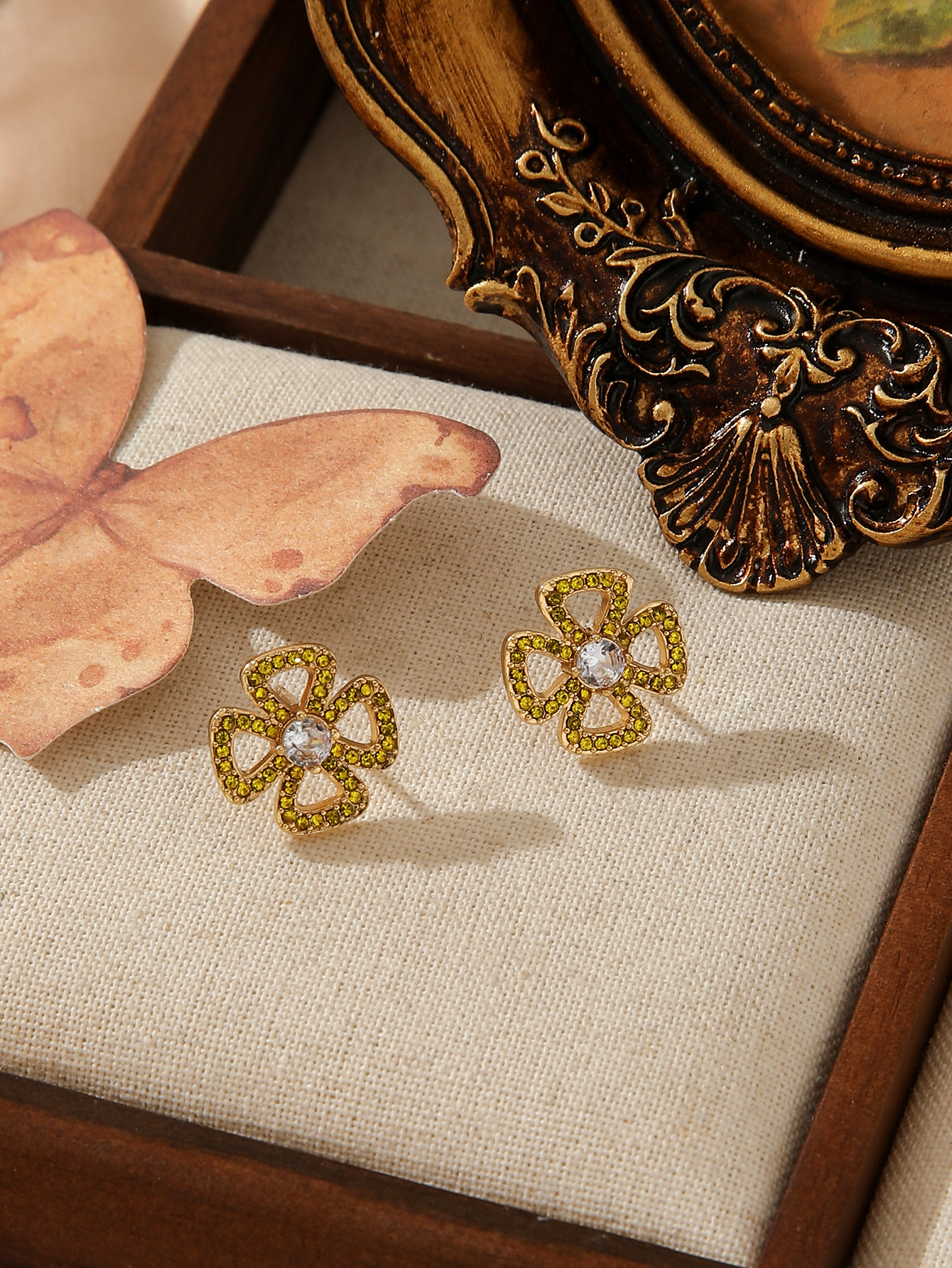 Ear Studs Classification 1 Pair Quantity Family Gathering, Date Occasion 1 Pair Elegant Classic Style Four Leaf Clover Plating 304 Stainless Steel 18K Gold Plated Ear Studs
