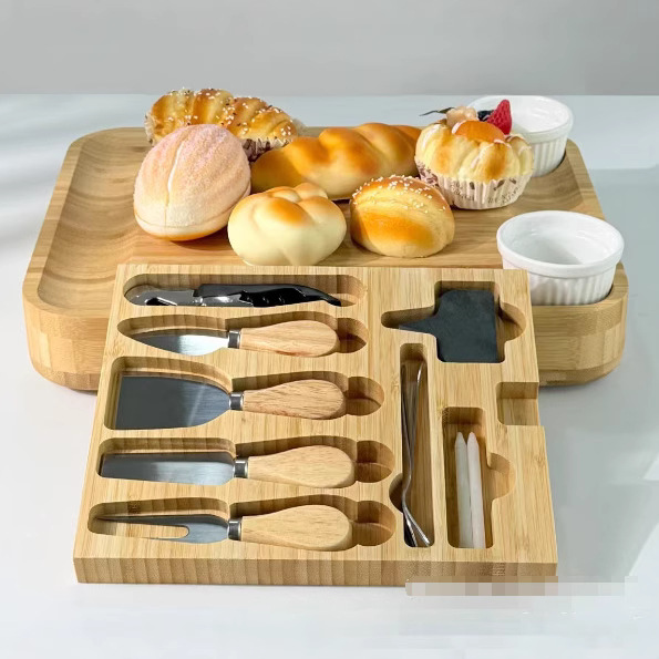 Bandeja de pastelería de filete de frutas con tapa transparente Tablero de delicatessen de bambú Tablero de cocina de queso de madera de rejilla múltiple