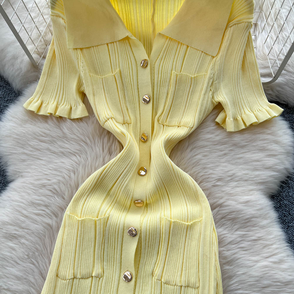 Elegantes Damen Strickkleid Mit Revers Und Knopfleiste Lang_voghion.com