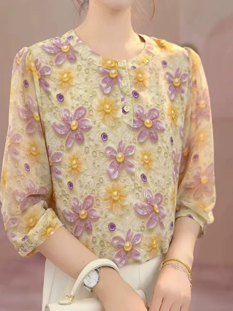 Весенне-летние новинки 2025 года: модные элегантные топы для женщин среднего возраста, стильные рубашки для мам.