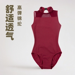 小さい立襟のバレエのダンスはリズム服を練習します。