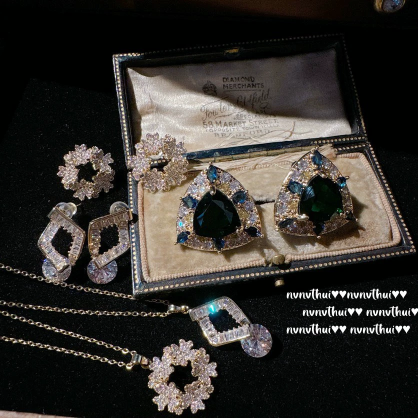 Серьги изумруд, подвеска-груша с цирконом, золото пробы 750