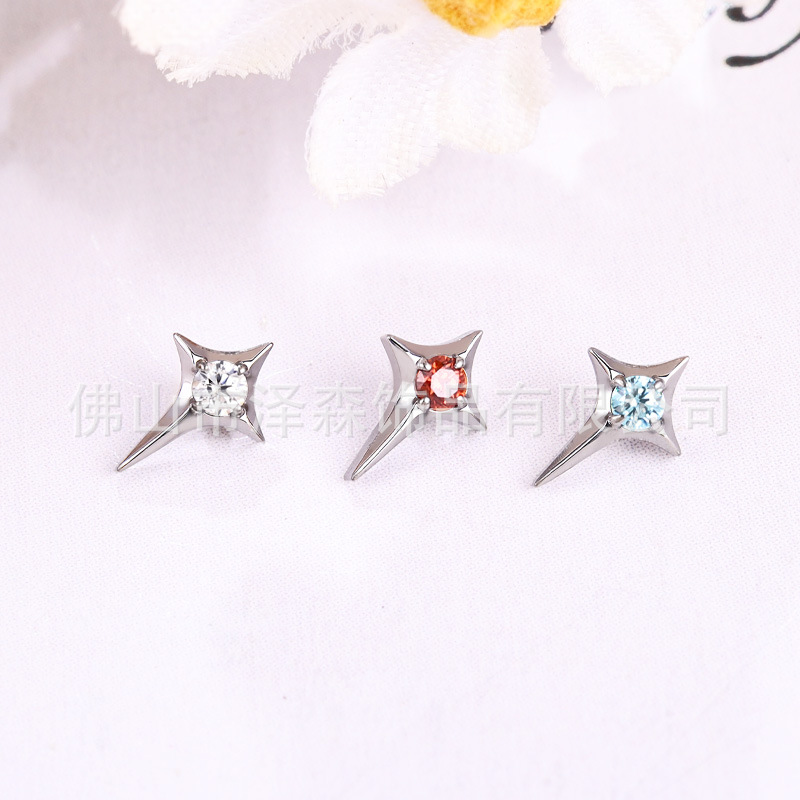 Silver pointed spike labret stud material detail