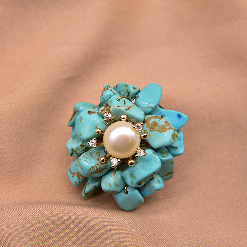 Broche de perlas naturales con borlas de bambú marino y flores, moda de alta gama, redondo y exquisito, broche de perlas estilo Chanel de alta calidad para mujer.
