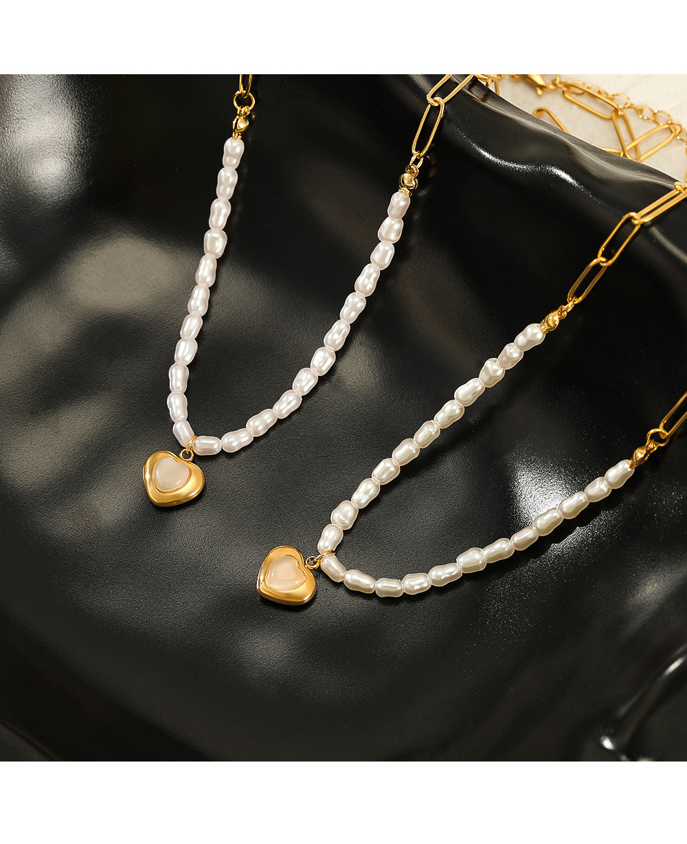 Retro Heart Shape Stainless Steel Inlay Artificial Pearls Necklace 1 Piece