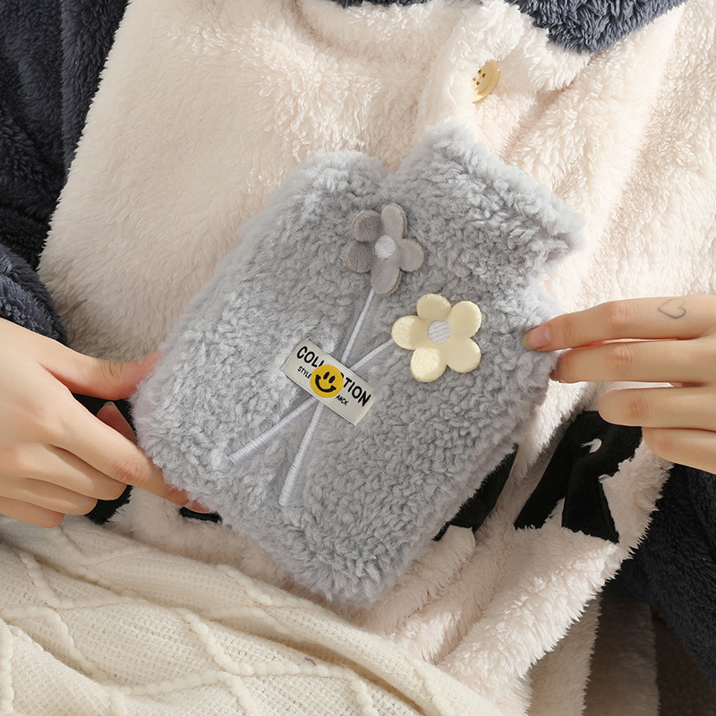新しいかわいいアニメのぬいぐるみが手に入れた注水湯たんぽ卸売りは防爆pvc湯たんぽを厚くして分解して洗うことができる|undefined