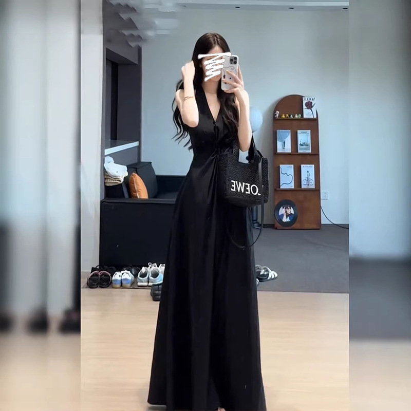 Light Luxury and High-End Feel Black Halter Neck Dress for Women, Summer 2026 New Style, Elegant Ankle-Length Dress