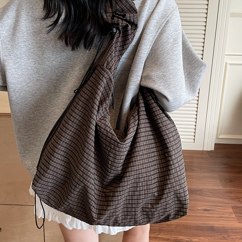 Korean Niche Waffle Texture Single Shoulder Tote Bag For Women, Large Capacity Casual Literary Pleated Shoulder Crossbody Bag For Summer - Thumbnail 3