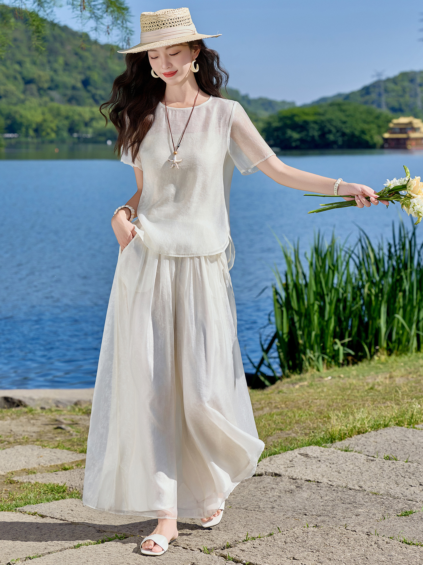 Bộ quần áo hai mảnh sơ mi hoa văn nổi quần ống rộng phong cách Trung Quốc mới — Xanh lá cây nhạtcolor, màu trắng