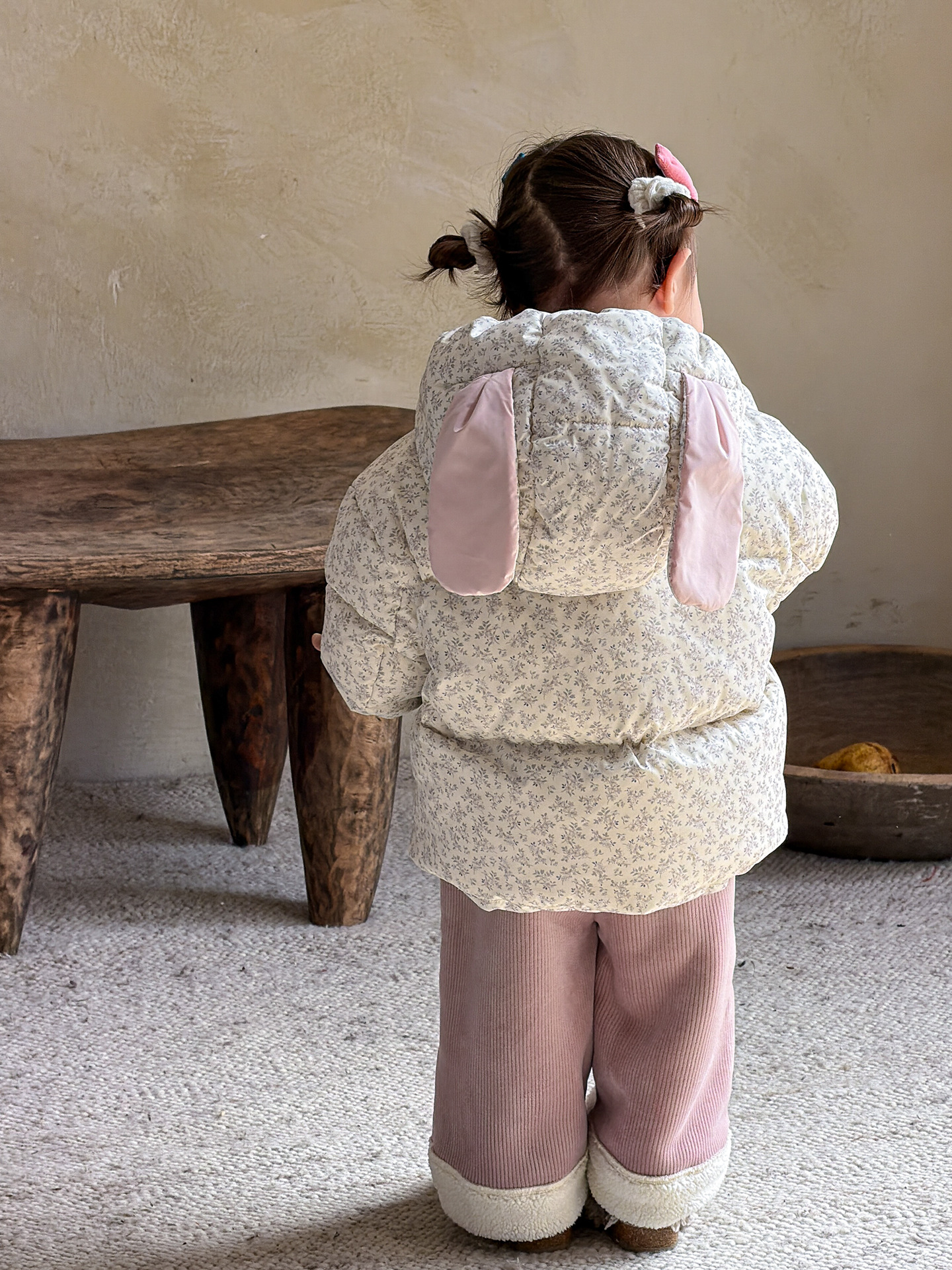 Ropa infantil de canela de pera, ropa de invierno de chicas, 90 chaqueta blanca para niños con capuchón, ropa de bebé de un año