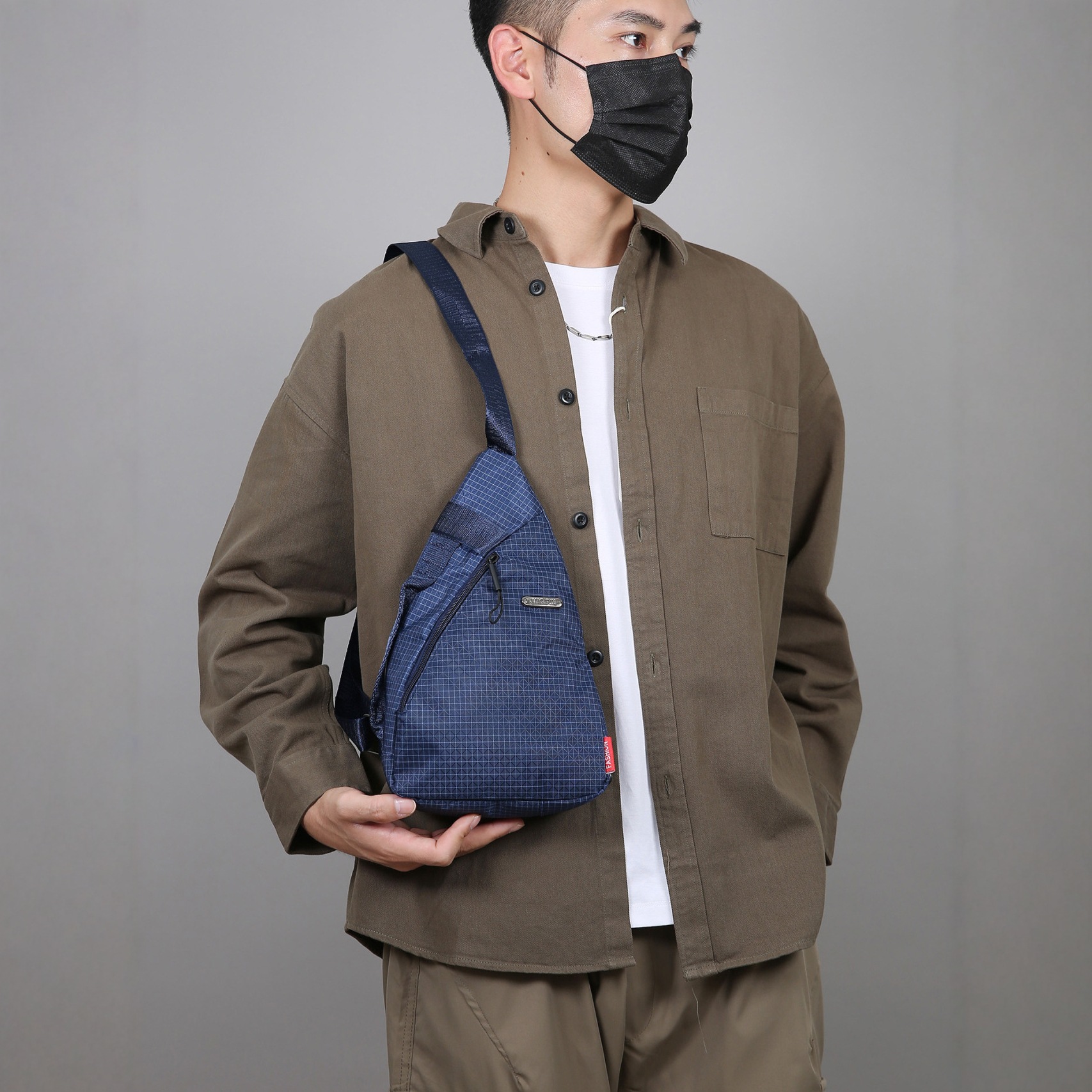 新款潮牌胸包男女款手机斜挎包时尚简约单肩包休闲潮搭腰包批发