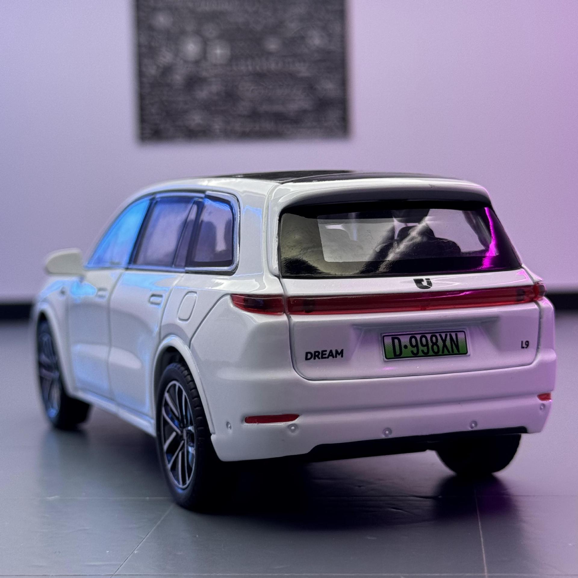 Modelo de coche de aleación Jiaye 1:32 Ideal L9 nueva energía vehículo todoterreno luz y sonido retroceso coche de juguete modelo de sonido decoración