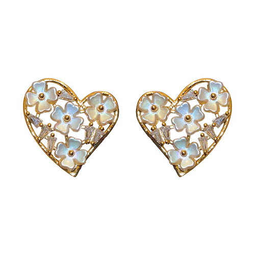 Silver needle metal cold style earrings, Korean style simple twist earrings, light luxury and high-end earrings wholesale