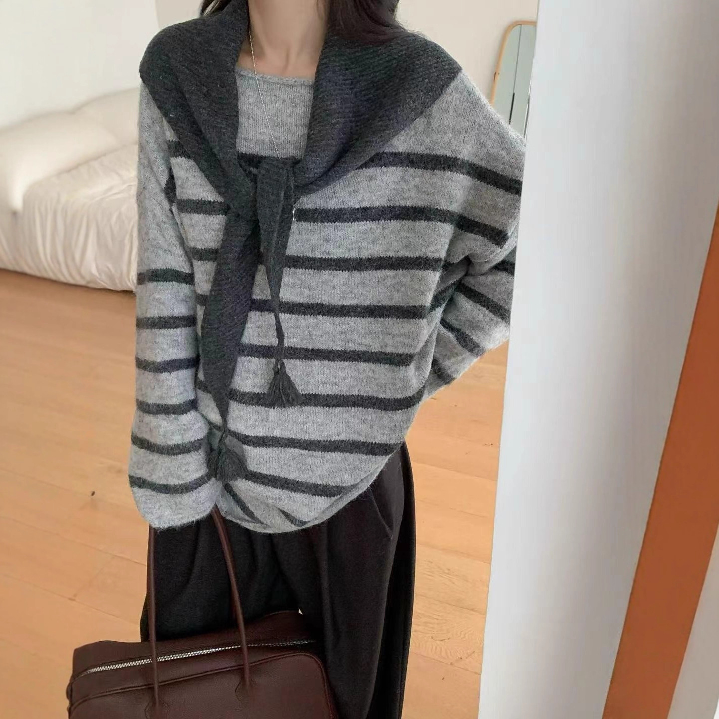 韩系2025新款披肩撞色条纹圆领针织打底衫女秋冬宽松胖mm显瘦上衣