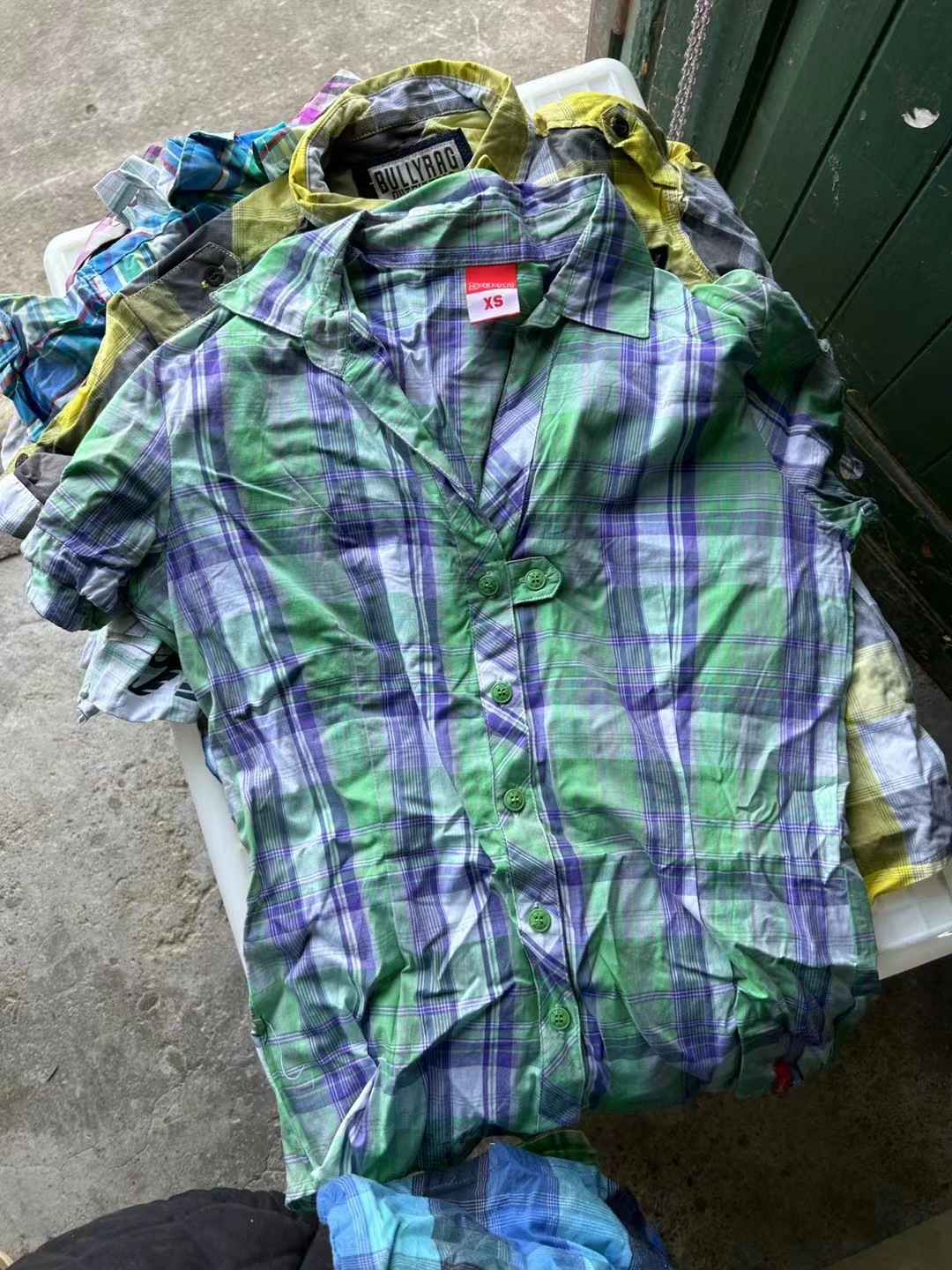 Camisa a cuadros para niños europeos y americanos de cola única mediana y grande 24 nuevos hombres y mujeres de manga corta Varios forro de verano hexagrama