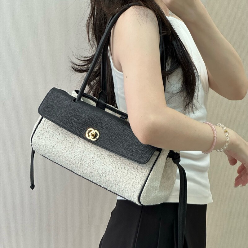 Chanel 26S Underarm Bag with Coarse Wool and Leather Patchwork, Long Handle Handbag, Shoulder Bag, Hobo Baguette Bowling Bag for Women Chanel 26S Underarm Bag with Coarse Wool and Leather Patchwork, Long Handle Handbag, Shoulder Bag, Hobo Baguette Bowling Bag for Women