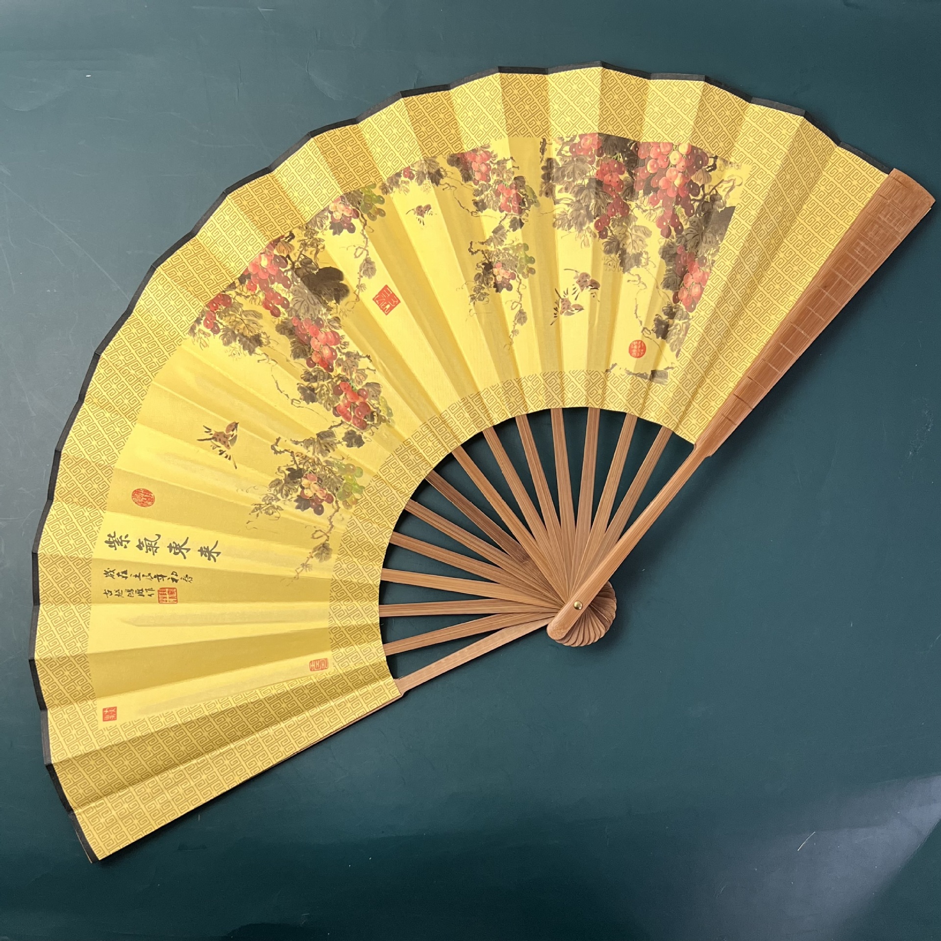 10-inch silk cloth fan * head green bamboo joint * high-end men's folding fan * landscape painting folding fan * advertising fan